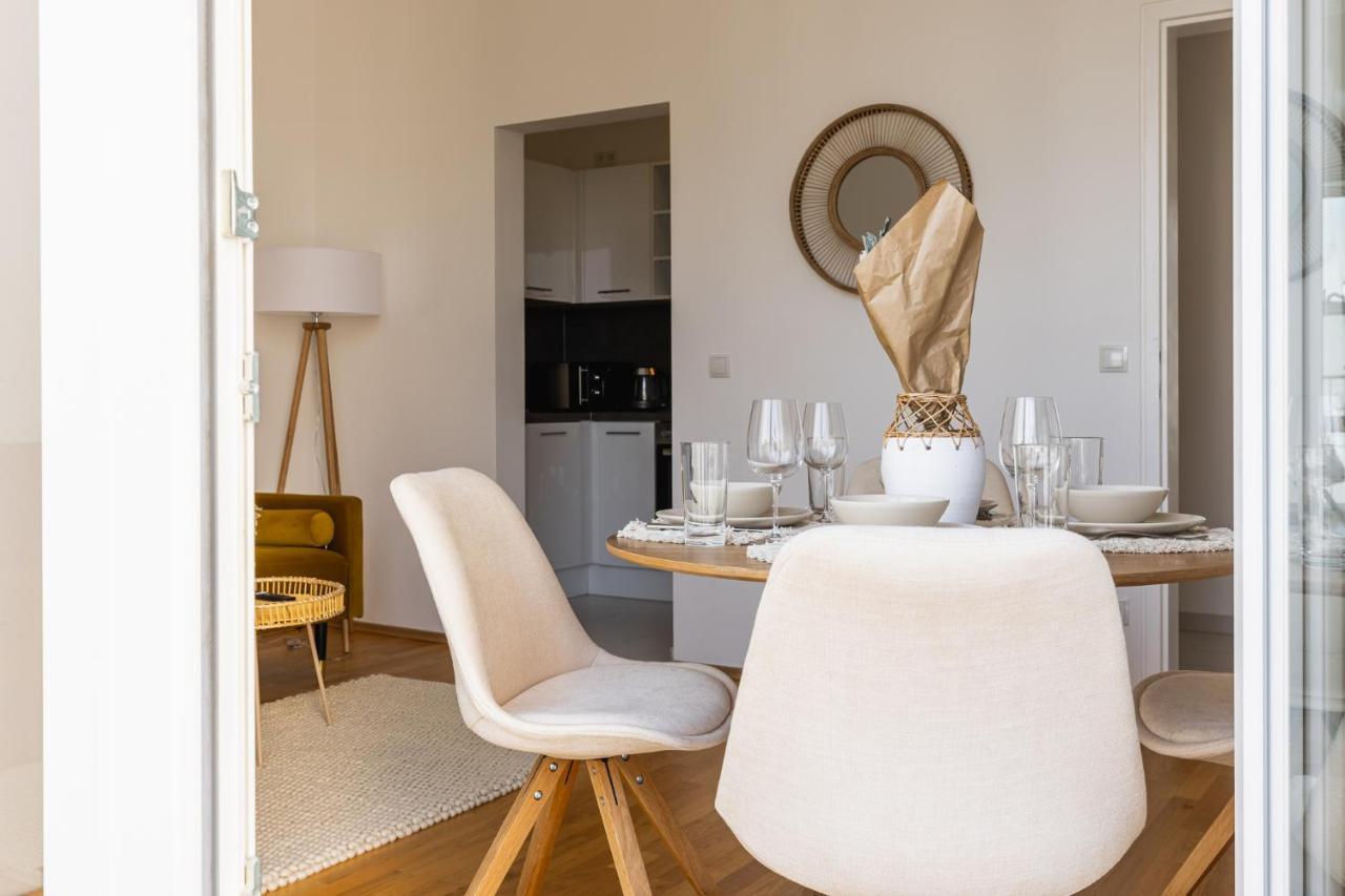 Bright Stylish Apartment With A Balcony In A Top Location Wenen Buitenkant foto