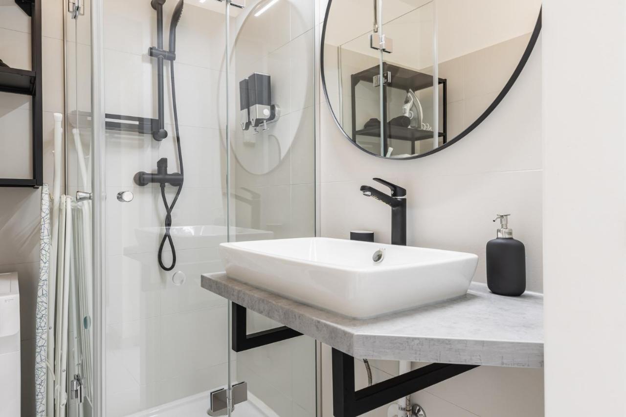 Bright Stylish Apartment With A Balcony In A Top Location Wenen Buitenkant foto