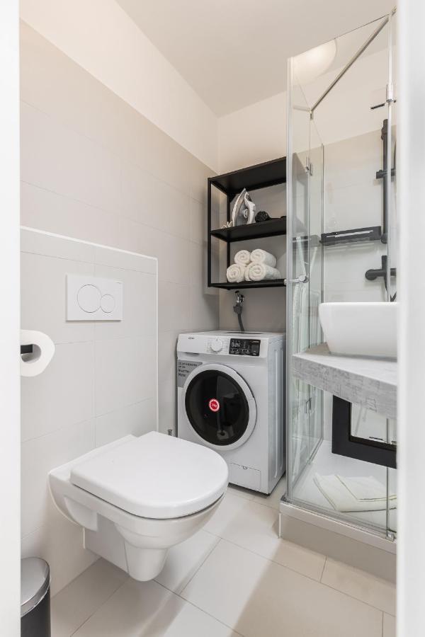 Bright Stylish Apartment With A Balcony In A Top Location Wenen Buitenkant foto